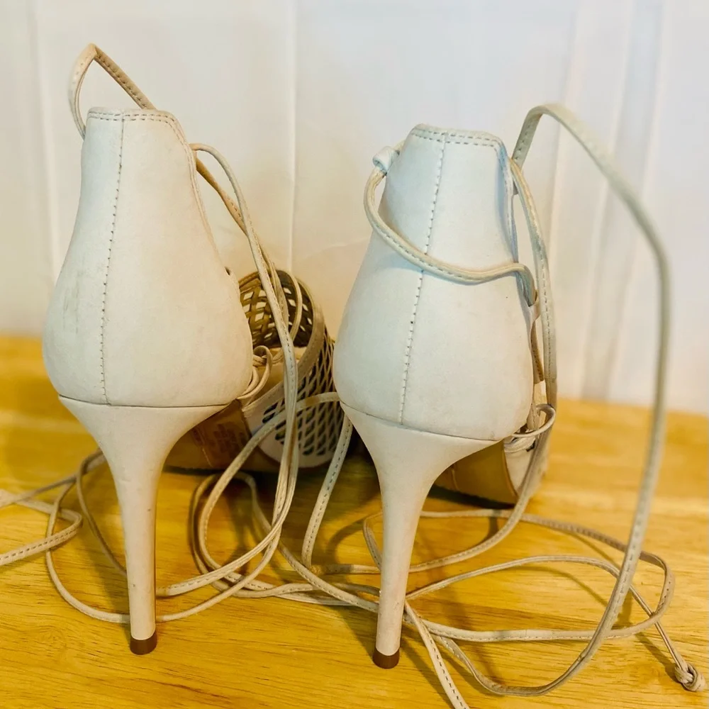 Vince Camuto Cream Heels with Woven Pattern - Picture 5 of 14